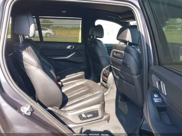 5UXCX4C58KLS38525 2019 BMW X7 - Image 8