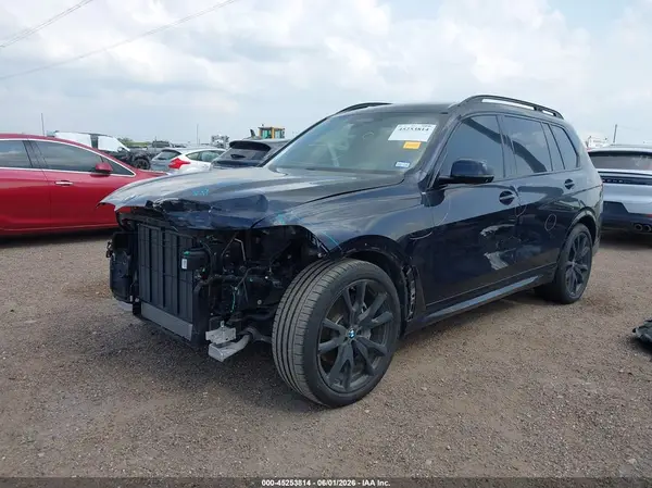 5UXCX4C59KLB39571 2019 BMW X7 - Image 2