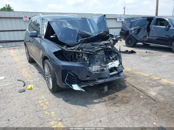5UXCX4C59KLB39991 2019 BMW X7 - Image 1