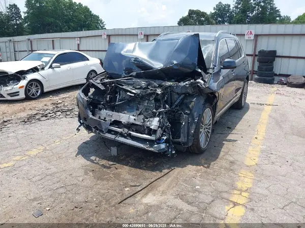 5UXCX4C59KLB39991 2019 BMW X7 - Image 2