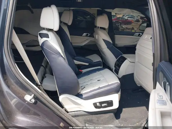 5UXCX4C59KLB39991 2019 BMW X7 - Image 8