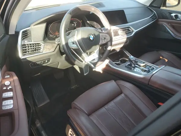 5UXCX4C59KLS36167 2019 BMW X7 - Image 8