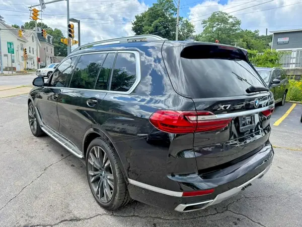 5UXCX4C59KLS36573 2019 BMW X7 - Image 2