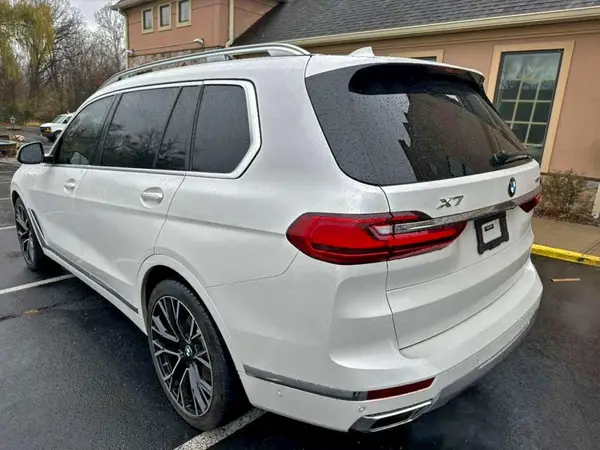 5UXCX4C5XKLS38610 2019 BMW X7 - Image 2
