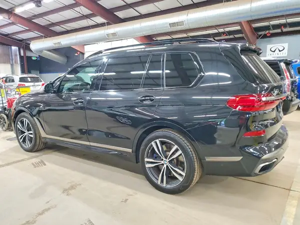 5UXCX6C00LLE35984 2020 BMW X7 - Image 2