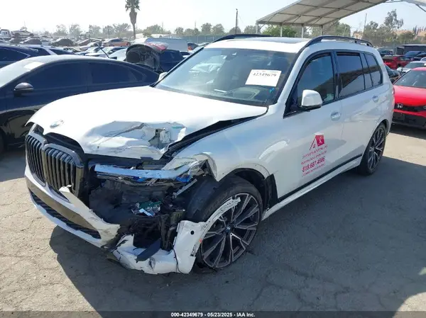 5UXCX6C00N9L77369 2022 BMW X7 - Image 2
