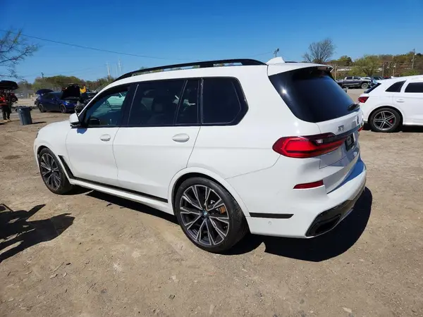 5UXCX6C01LLE35590 2020 BMW X7 - Image 2