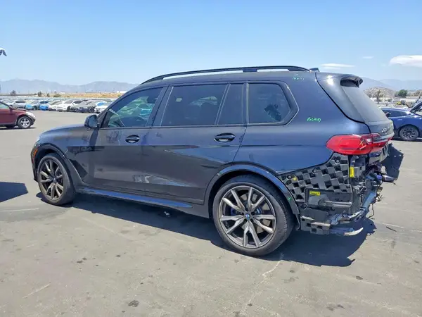 5UXCX6C01N9J79108 2022 BMW X7 - Image 2