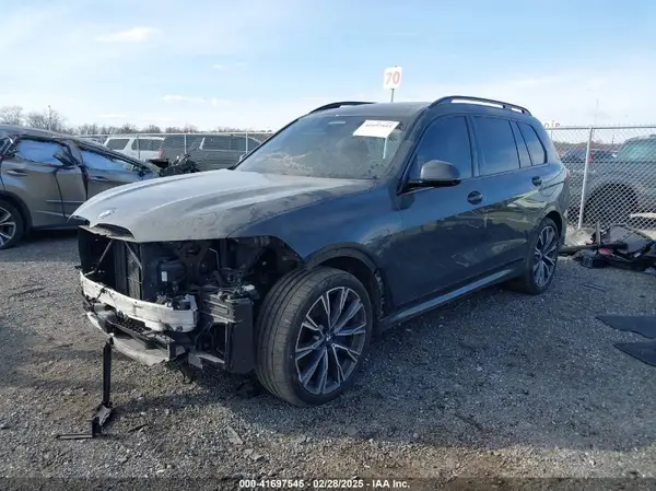5UXCX6C01N9L99140 2022 BMW X7 - Image 2