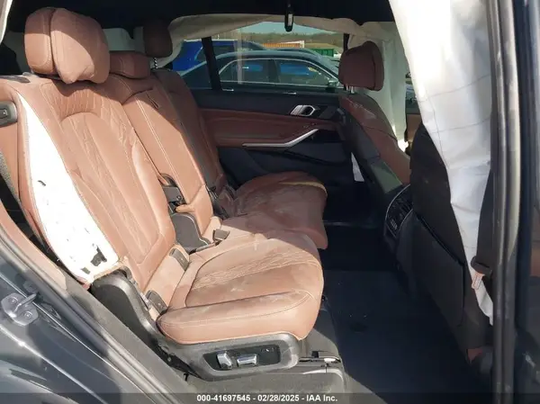 5UXCX6C01N9L99140 2022 BMW X7 - Image 8