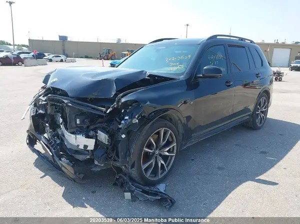 5UXCX6C02LLE35940 2020 BMW X7 - Image 2