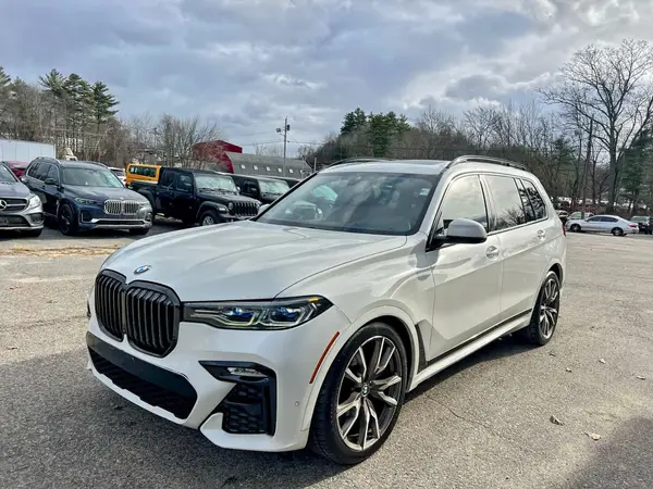 5UXCX6C02N9J14574 2022 BMW X7 - Image 2