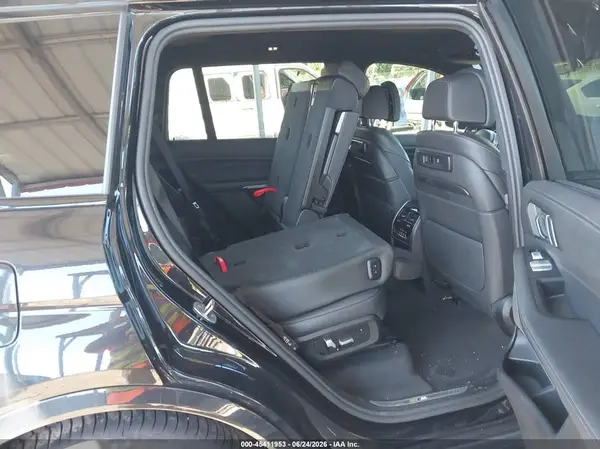 5UXCX6C02N9M97304 2022 BMW X7 - Image 8