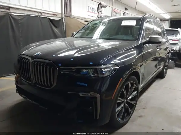 5UXCX6C03N9J68840 2022 BMW X7 - Image 2