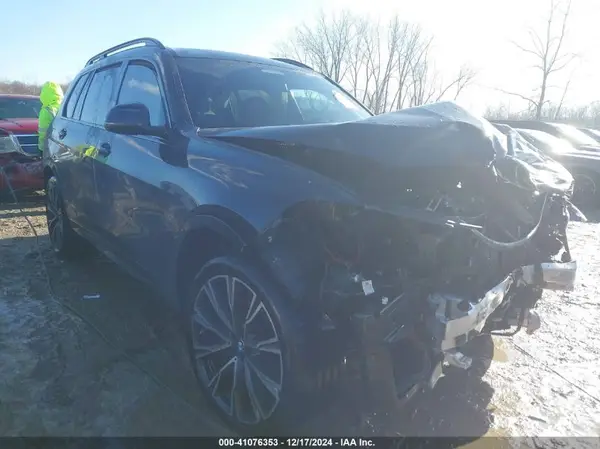 5UXCX6C03N9L60677 2022 BMW X7 - Image 1