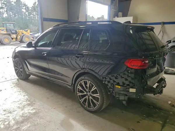 5UXCX6C03N9M53067 2022 BMW X7 - Image 2