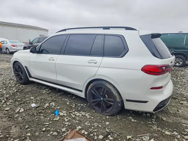 5UXCX6C04M9F01774 2021 BMW X7 - Image 2