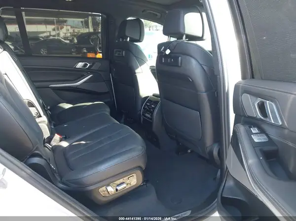 5UXCX6C04M9F16694 2021 BMW X7 - Image 8