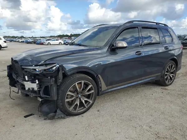 5UXCX6C04N9L15604 2022 BMW X7 - Image 1