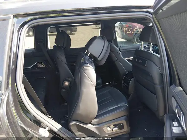 5UXCX6C04N9M68905 2022 BMW X7 - Image 8