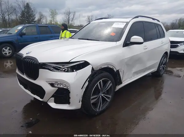 5UXCX6C05N9J21812 2022 BMW X7 - Image 2