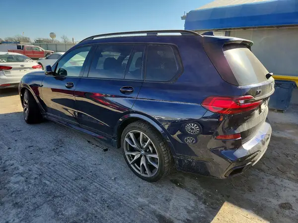 5UXCX6C05N9L17989 2022 BMW X7 - Image 2