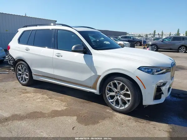 5UXCX6C06M9H98031 2021 BMW X7 - Image 1