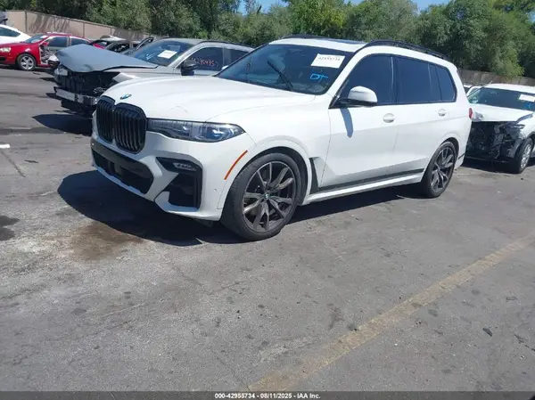 5UXCX6C06N9J14769 2022 BMW X7 - Image 2