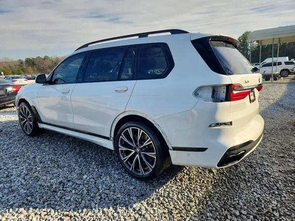 5UXCX6C06N9J77483 2022 BMW X7 - Image 2