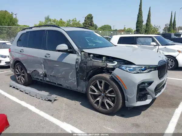 5UXCX6C06N9K18629 2022 BMW X7 - Image 1