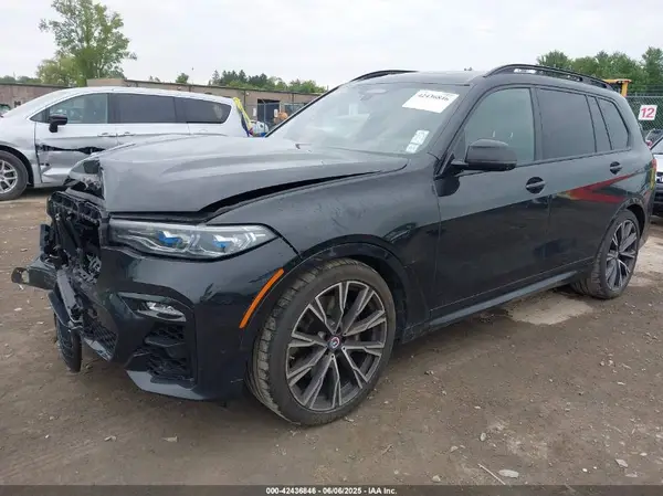 5UXCX6C06N9M67271 2022 BMW X7 - Image 2