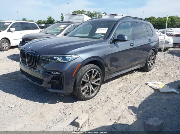 5UXCX6C07N9J47733 2022 BMW X7 - Image 2