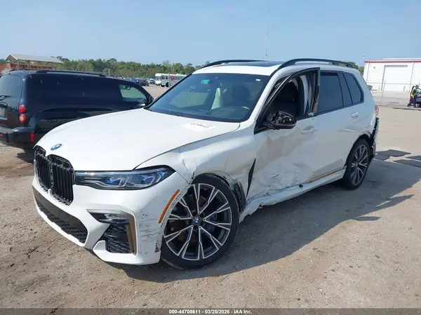 5UXCX6C07N9J52835 2022 BMW X7 - Image 2