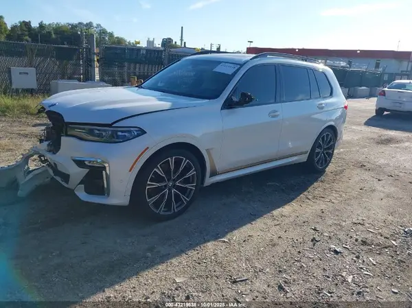 5UXCX6C08L9C55455 2020 BMW X7 - Image 2