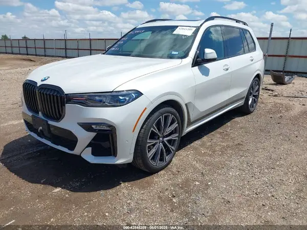 5UXCX6C08M9F23597 2021 BMW X7 - Image 2
