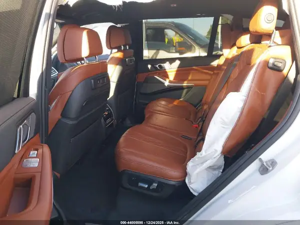 5UXCX6C08N9K20687 2022 BMW X7 - Image 8