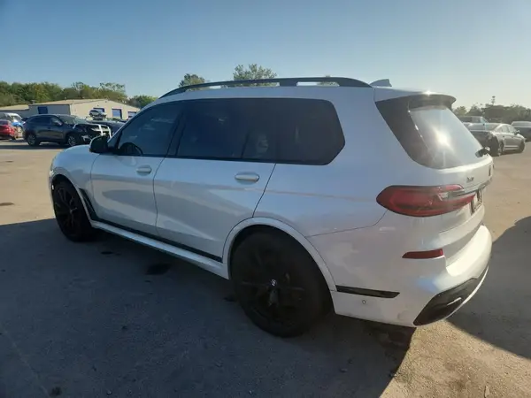 5UXCX6C09L9C42648 2020 BMW X7 - Image 2