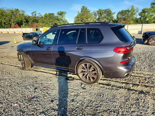 5UXCX6C09M9E15859 2021 BMW X7 - Image 2
