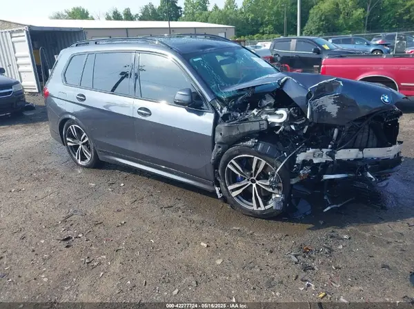 5UXCX6C09N9J33266 2022 BMW X7 - Image 1