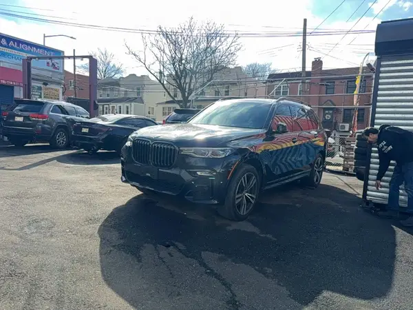 5UXCX6C0XLLE35667 2020 BMW X7 - Image 2