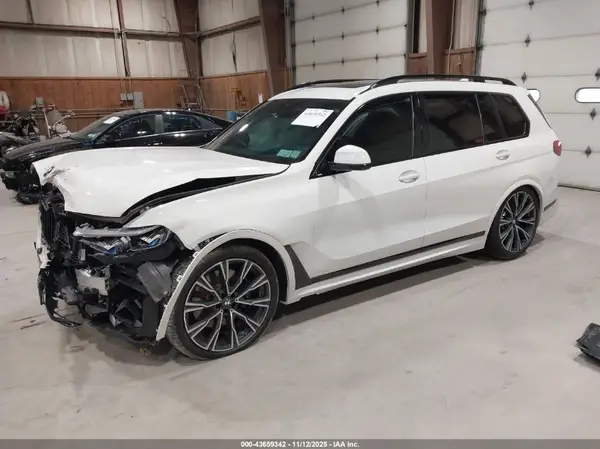 5UXCX6C0XM9H52511 2021 BMW X7 - Image 2
