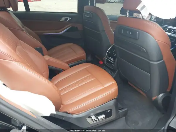 5UXCX6C0XN9K65615 2022 BMW X7 - Image 8