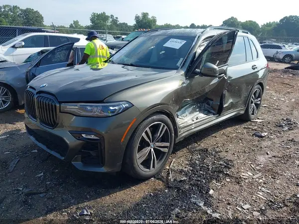 5UXCX6C0XN9L50647 2022 BMW X7 - Image 2