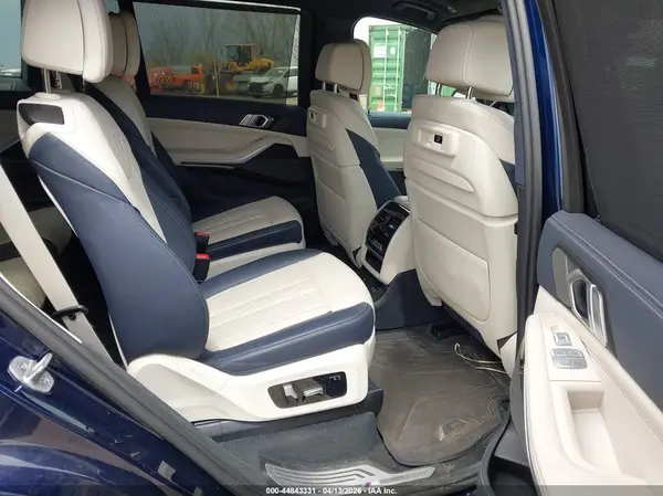 5UXCX6C0XN9M99530 2022 BMW X7 - Image 8