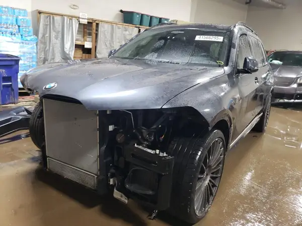 5UXCX6C19N9N06296 2022 BMW X7 - Image 1
