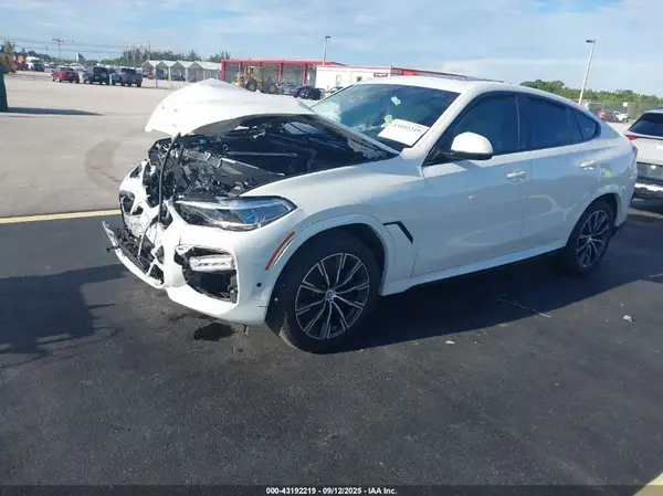 5UXCY4C00L9C89228 2020 BMW X6 - Image 2