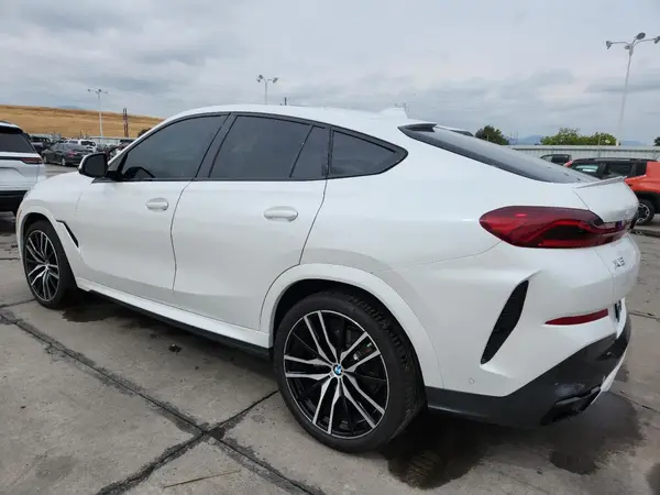 5UXCY6C00N9M49426 2022 BMW X6 - Image 2