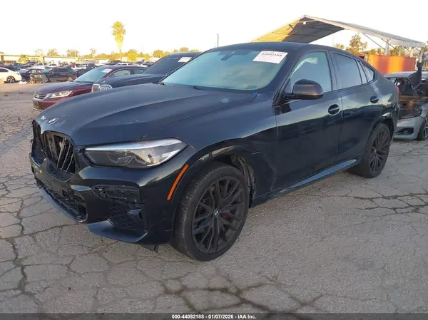 5UXCY6C02N9K41922 2022 BMW X6 - Image 2
