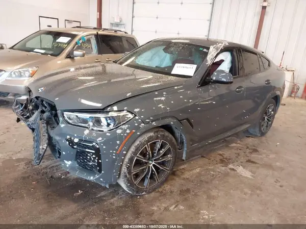 5UXCY6C07N9M83976 2022 BMW X6 - Image 2
