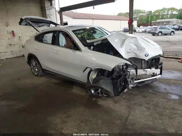 5UXCY6C09P9N62584 2023 BMW X6 - Image 1
